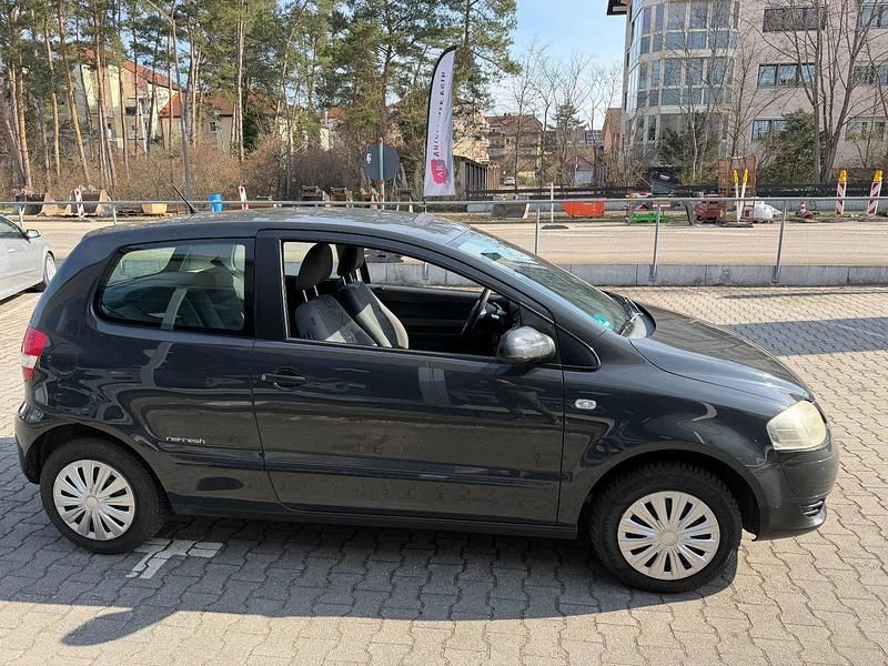 Gebraucht VW Fox 55 PS (40 kW) 2009 Schwarz Kleinwagen