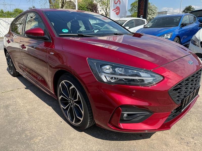 Gebraucht Ford Focus ST-Line 182 PS (133 kW) 2018 Rot Limousine