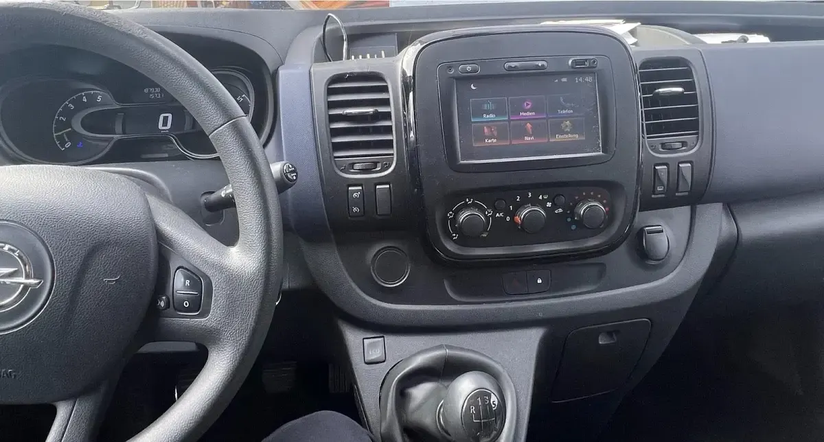 Gebraucht Opel Vivaro 100 PS (73 kW) 2017 Weiß Van / Kleinbus