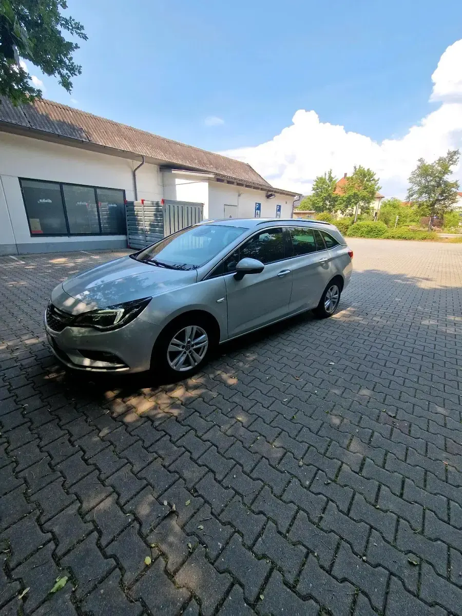 Gebraucht Opel Astra Sport 110 PS (80 kW) 2017 Silber Kombi