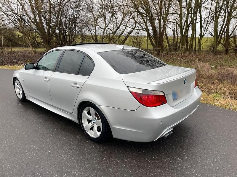 Gebraucht BMW 530 M Sport 230 PS (169 kW) 2006 Silber Limousine