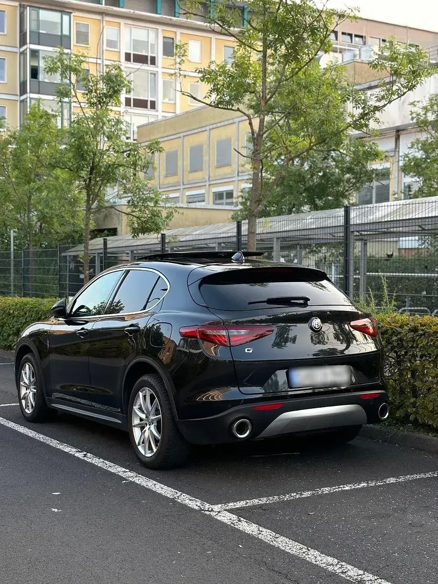 Gebraucht Alfa Romeo Stelvio Super 209 PS (153 kW) 2017 Schwarz SUV