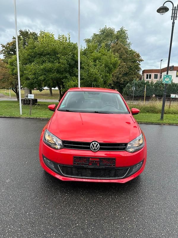 Rot Gebraucht 2013 VW Polo Life Limousine | 6.100 € (Fairer Preis) - Bild 1/4