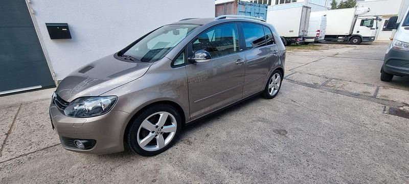 Beige Gebraucht 2011 VW Golf Plus Style Van / Kleinbus | 8.200 € (Fairer Preis) - Bild 1/4
