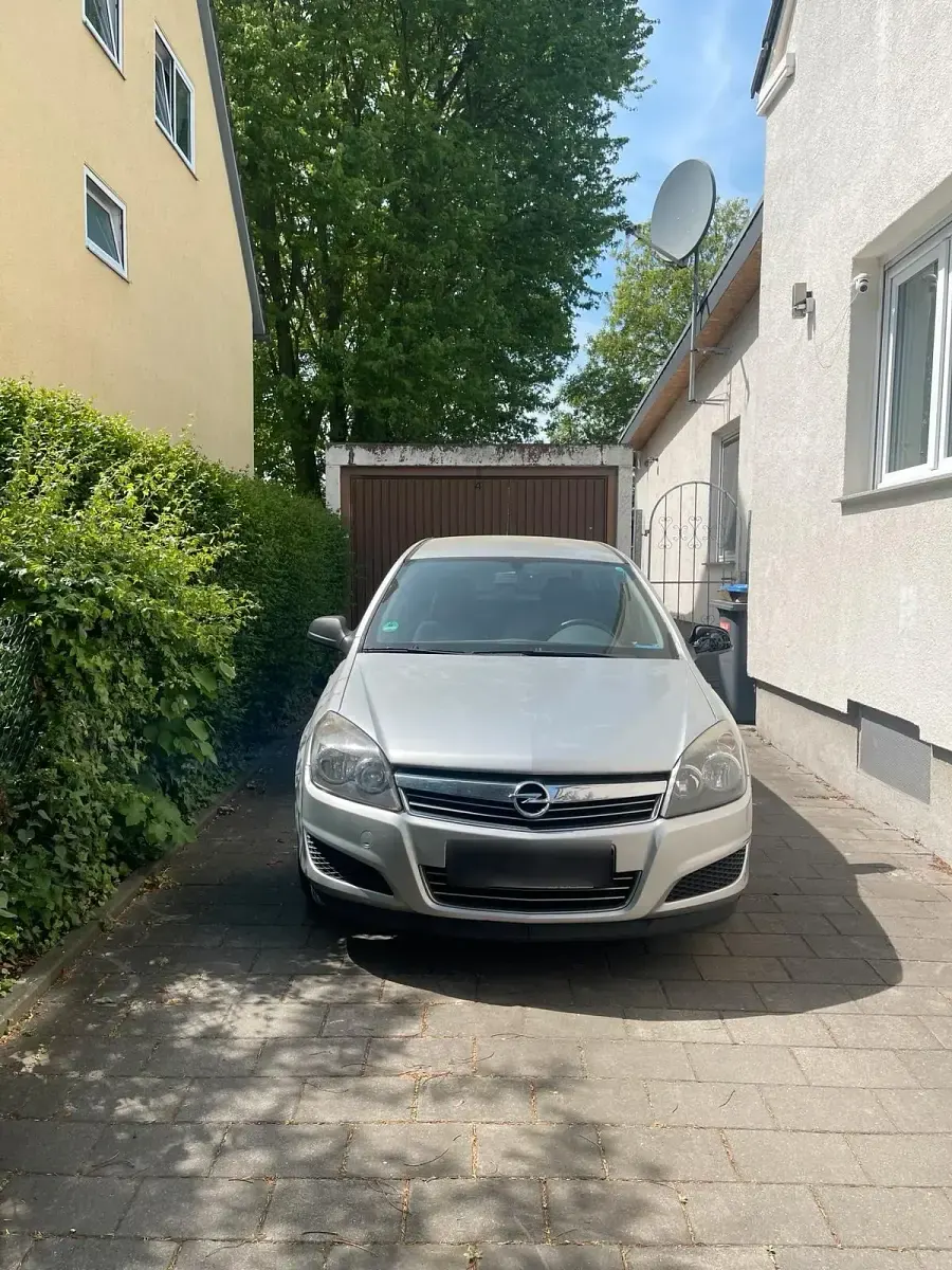 Second-hand Opel Astra 116 CP (85 kW) 2009 Gri Break