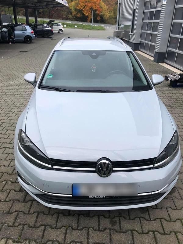 Gebraucht VW Golf VII 150 PS (110 kW) 2019 Weiß Kombi