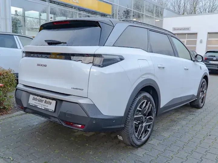 Neu Peugeot 5008 GT 136 PS (100 kW) 2025 Weiss SUV
