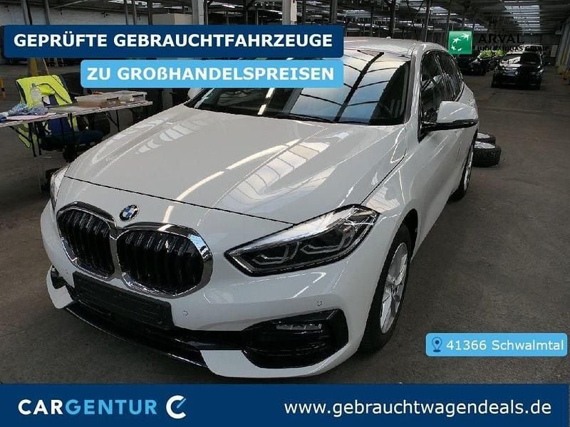 Alpinweiss 3 Gebraucht 2020 BMW 118 Sport Line Kleinwagen | 18.997 € (Superpreis) - Bild 1/2