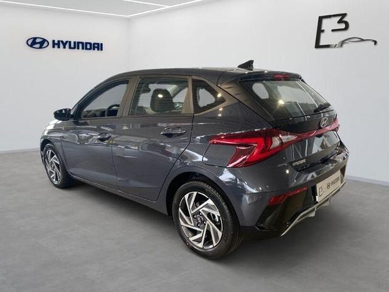 Gebraucht Hyundai i20 Trend 101 PS (74 kW) 2024 Grau Kleinwagen