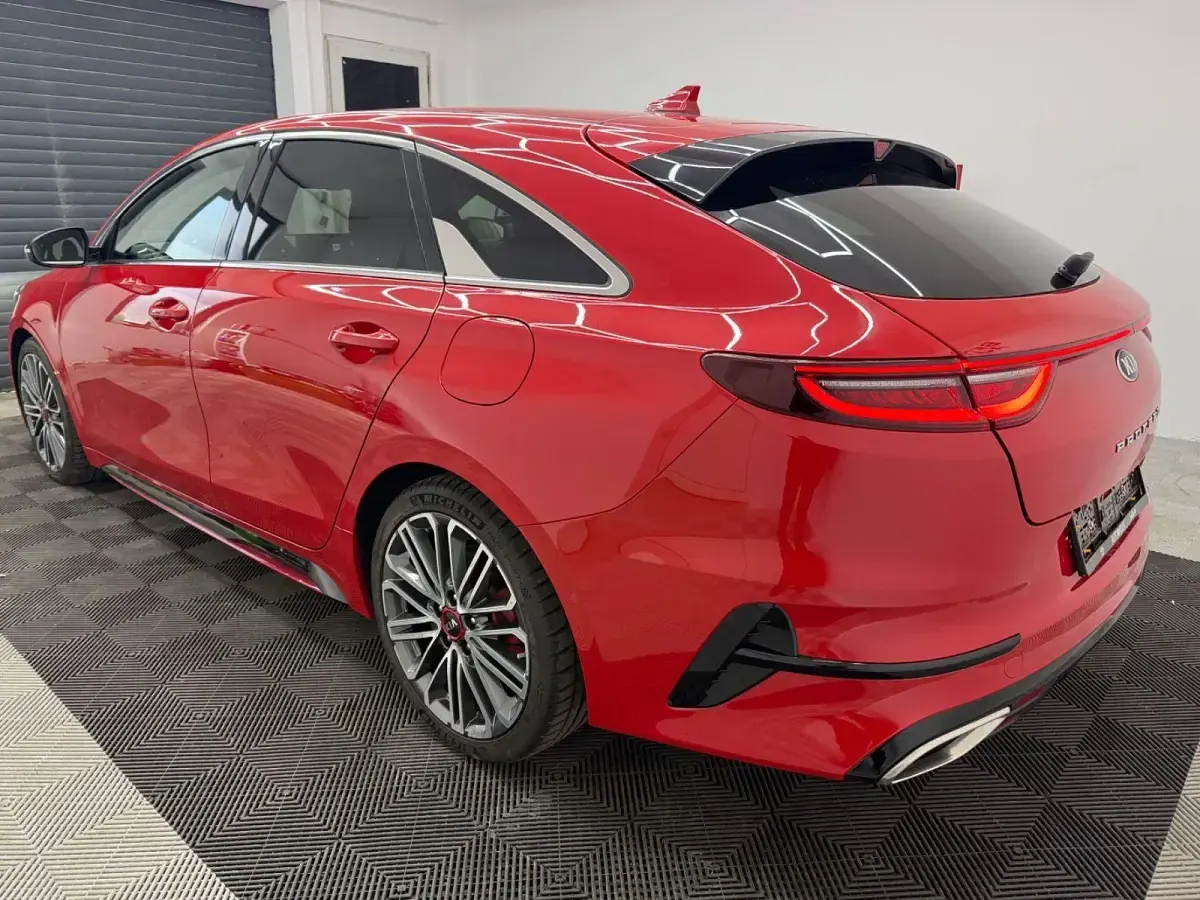Gebraucht Kia ProCeed Comfort 204 PS (150 kW) 2019 Rot Kombi
