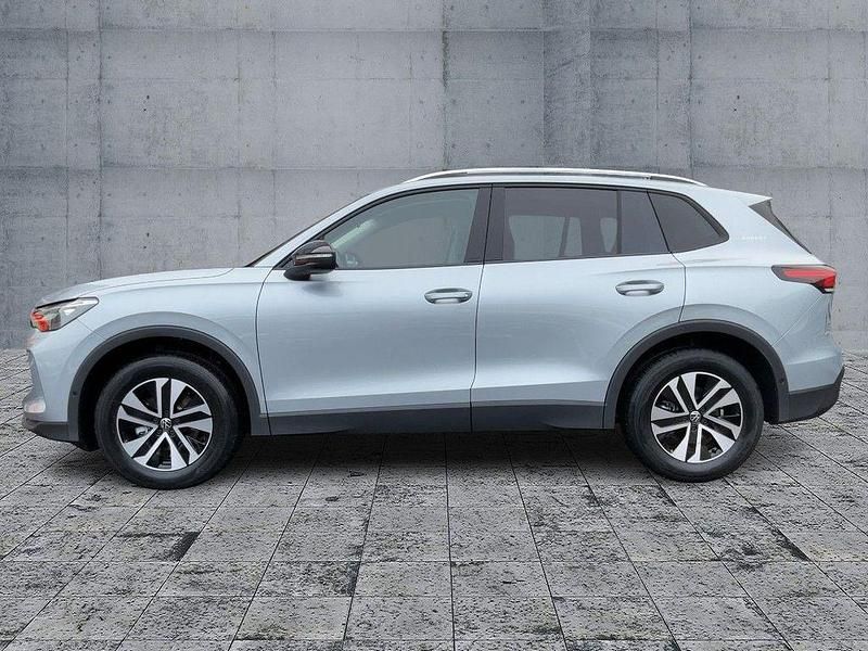 Neu VW Tiguan Life 150 PS (110 kW) 2025 Silber SUV