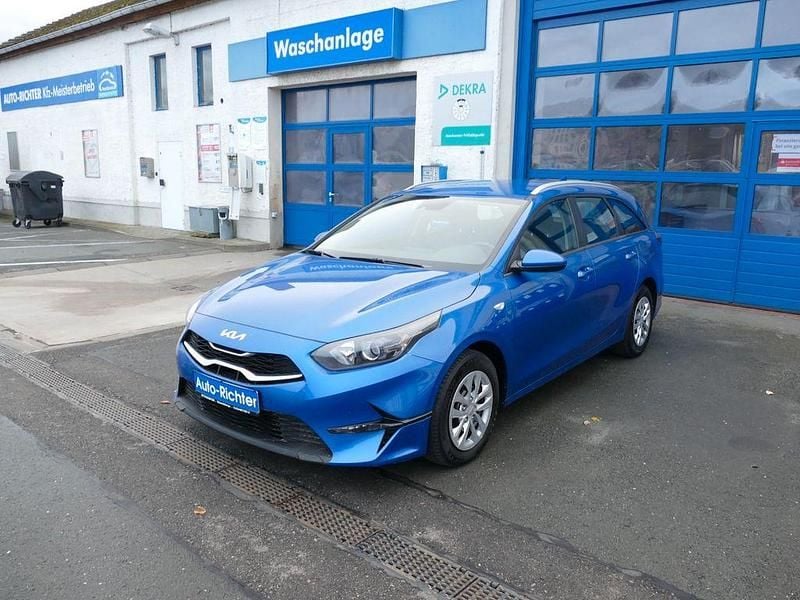 Blau Gebraucht 2023 Kia Ceed Sportswagon Kombi | 18.950 € (Guter Preis) - Bild 1/4
