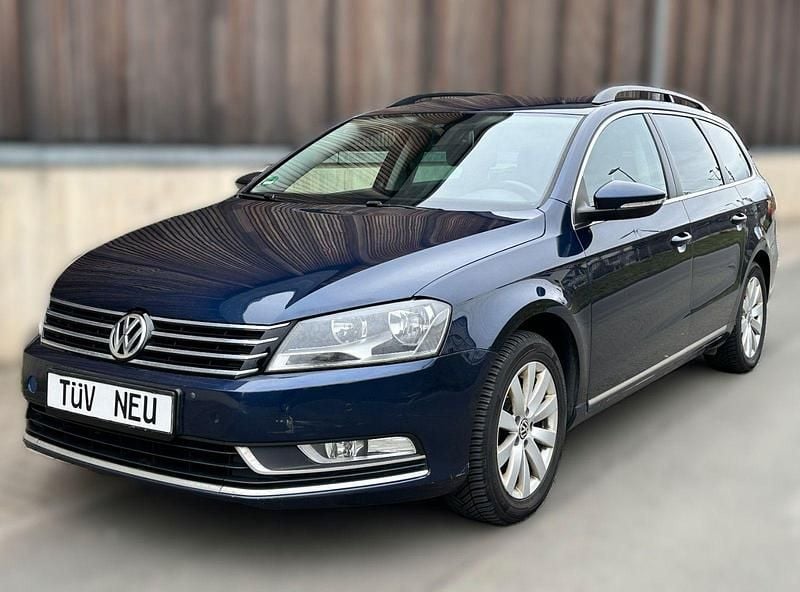 Gebraucht VW Passat 140 PS (102 kW) 2012 Blau Kombi