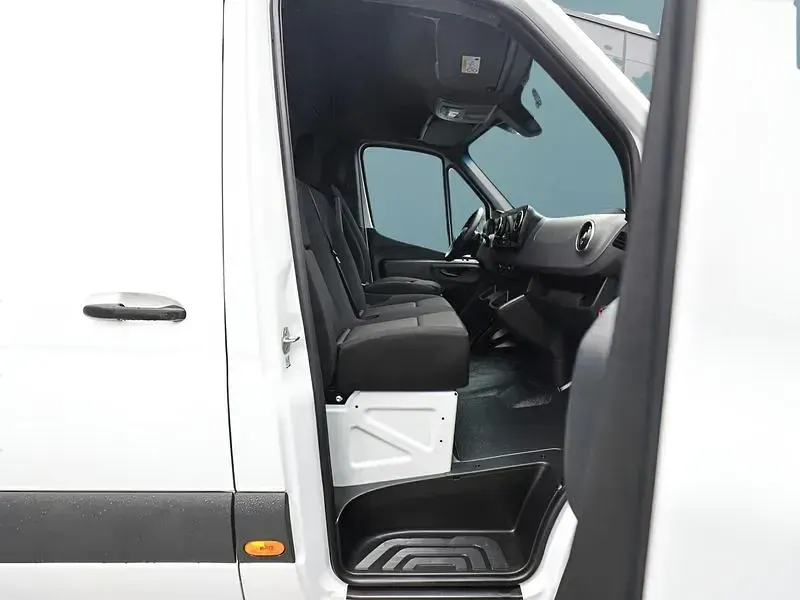 Gebraucht Mercedes Sprinter 190 PS (139 kW) 2025 Weiß Van