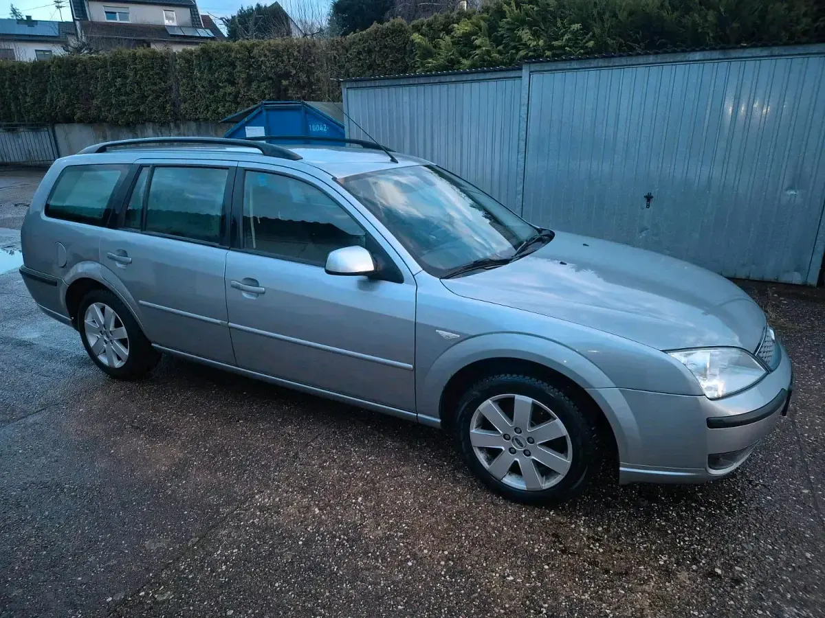 Gebraucht Ford Mondeo 125 PS (91 kW) 2006 Silber Kombi