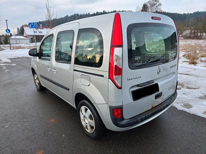 Gebraucht Renault Kangoo Happy Family 90 PS (66 kW) 2013 Silber Van / Kleinbus