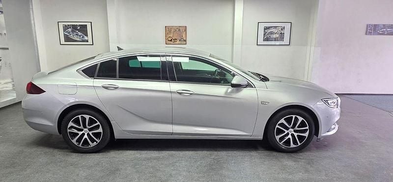 Silber Gebraucht 2018 Opel Insignia Edition Limousine | 8.990 € (Guter Preis) - Bild 1/4