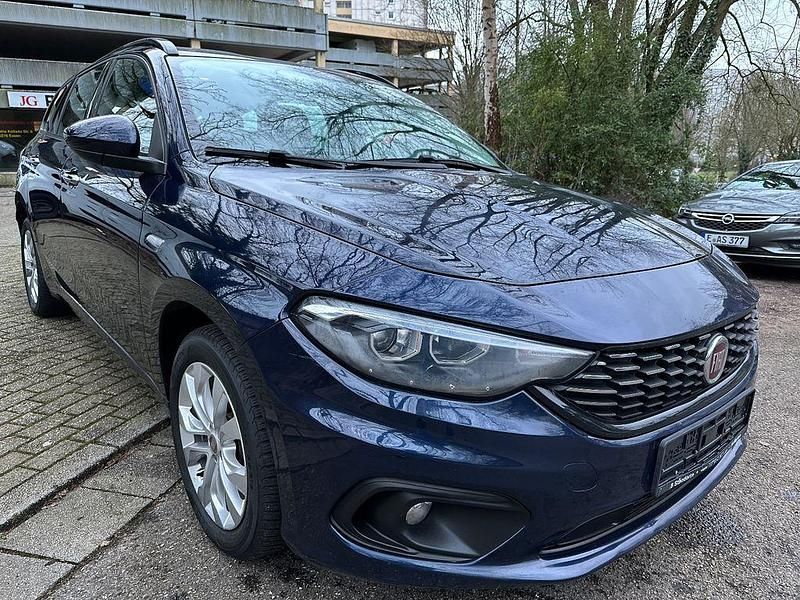 Gebraucht Fiat Tipo Lounge 110 PS (80 kW) 2017 Blau Limousine