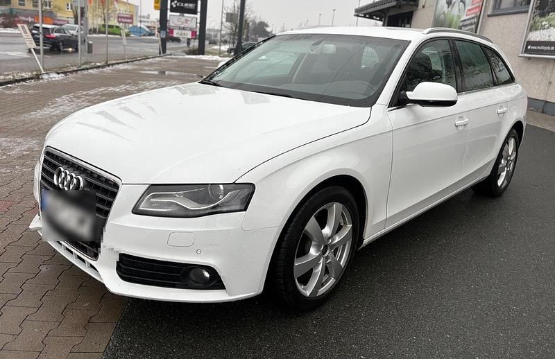 Weiß Gebraucht 2009 Audi A4 Kombi | 4.650 € (Fairer Preis) - Bild 1/4