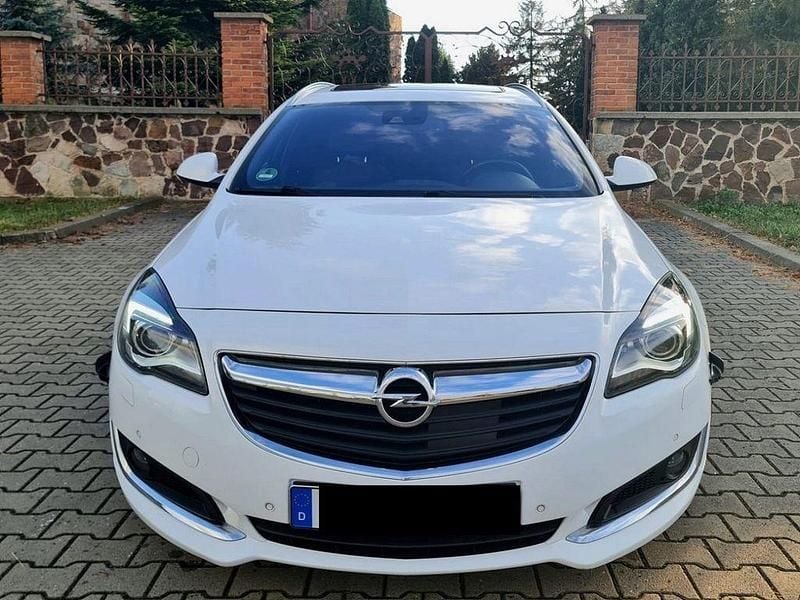 Weiß Gebraucht 2014 Opel Insignia Sport Kombi | 7.500 € (Fairer Preis) - Bild 1/4