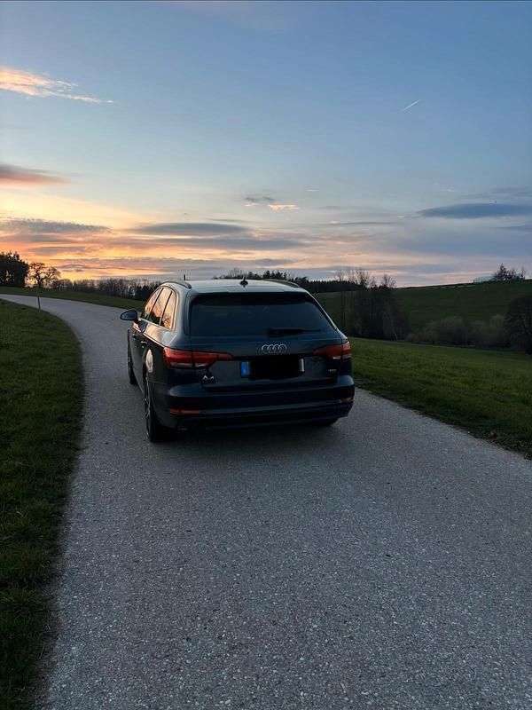 Gebraucht Audi A4 Ambiente 150 PS (110 kW) 2016 Schwarz Kombi