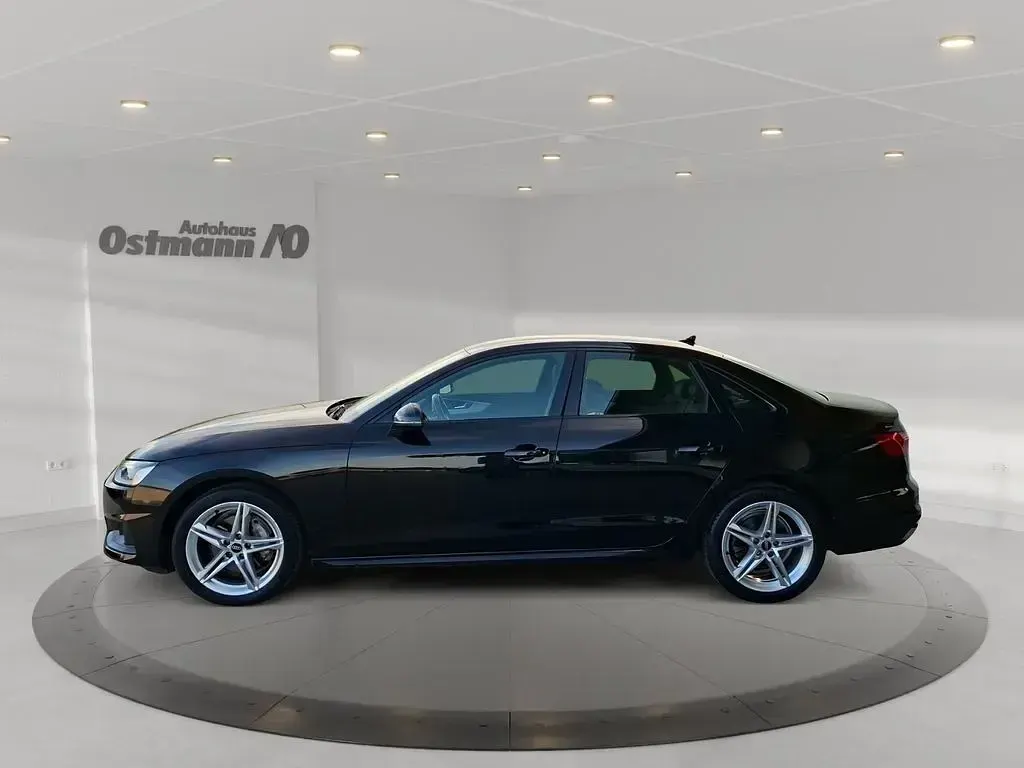 Gebraucht Audi A4 Ambiente 204 PS (150 kW) 2022 Mythosschwarz metallic Limousine