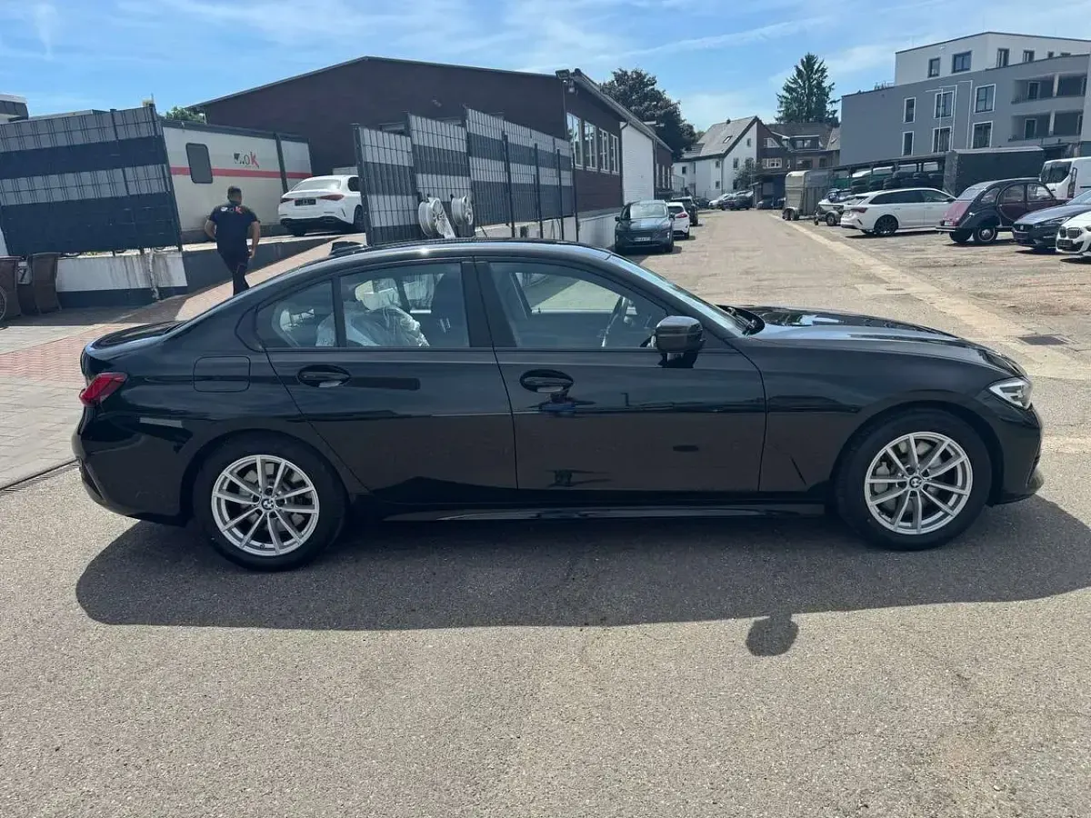 Gebraucht BMW 330 Advantage 286 PS (210 kW) 2022 Schwarz ii Limousine