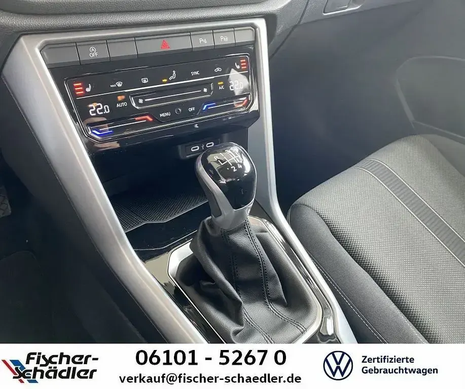Second-hand VW T-Roc Life 110 CP (80 kW) 2023 Alb SUV