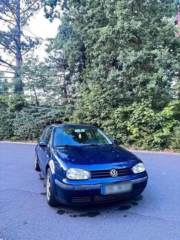 Blau Gebraucht 2002 VW Golf IV Kleinwagen | 700 € (Fairer Preis) - Bild 1/4