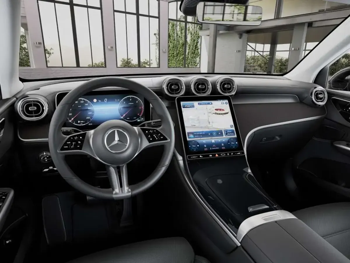 Gebraucht Mercedes GLC220 Advanced Plus 197 PS (144 kW) 2025 Schwarz / obsidianschwarz SUV