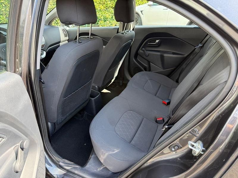 Second-hand Kia Rio 84 CP (61 kW) 2016 Gri Hatchback