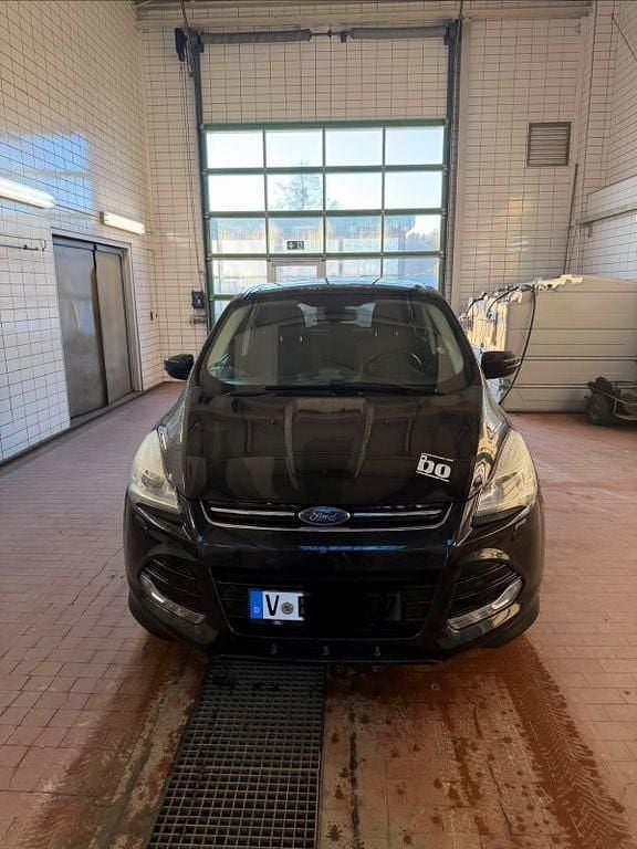 Schwarz Gebraucht 2015 Ford Kuga Individual SUV | 10.000 € (Superpreis) - Bild 1/4