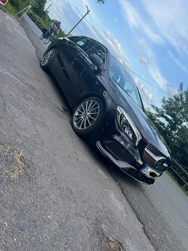 Schwarz Gebraucht 2018 Mercedes CLA220 AMG Limousine | 21.000 € (Fairer Preis) - Bild 1/4