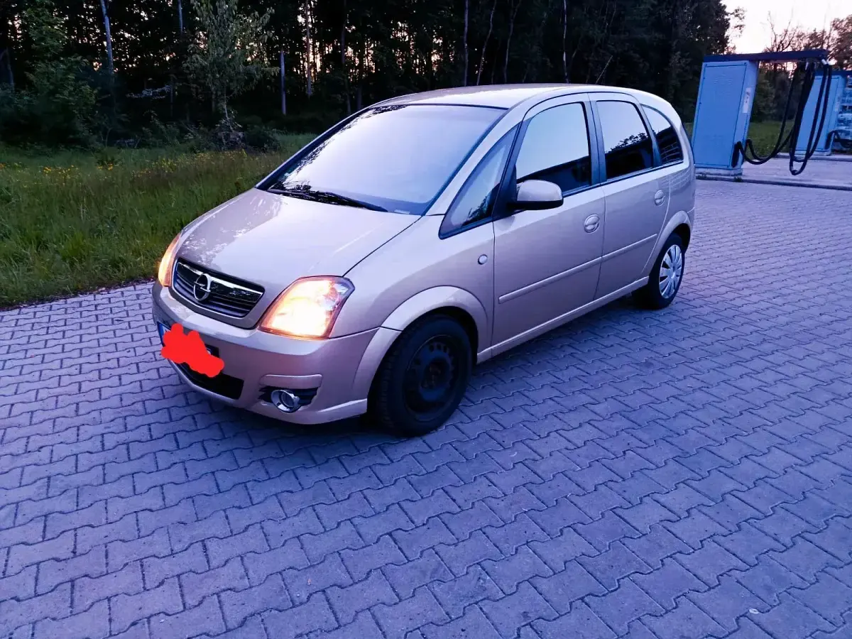 Usata Opel Meriva 101 CV (74 kW) 2010 Oro Monovolume