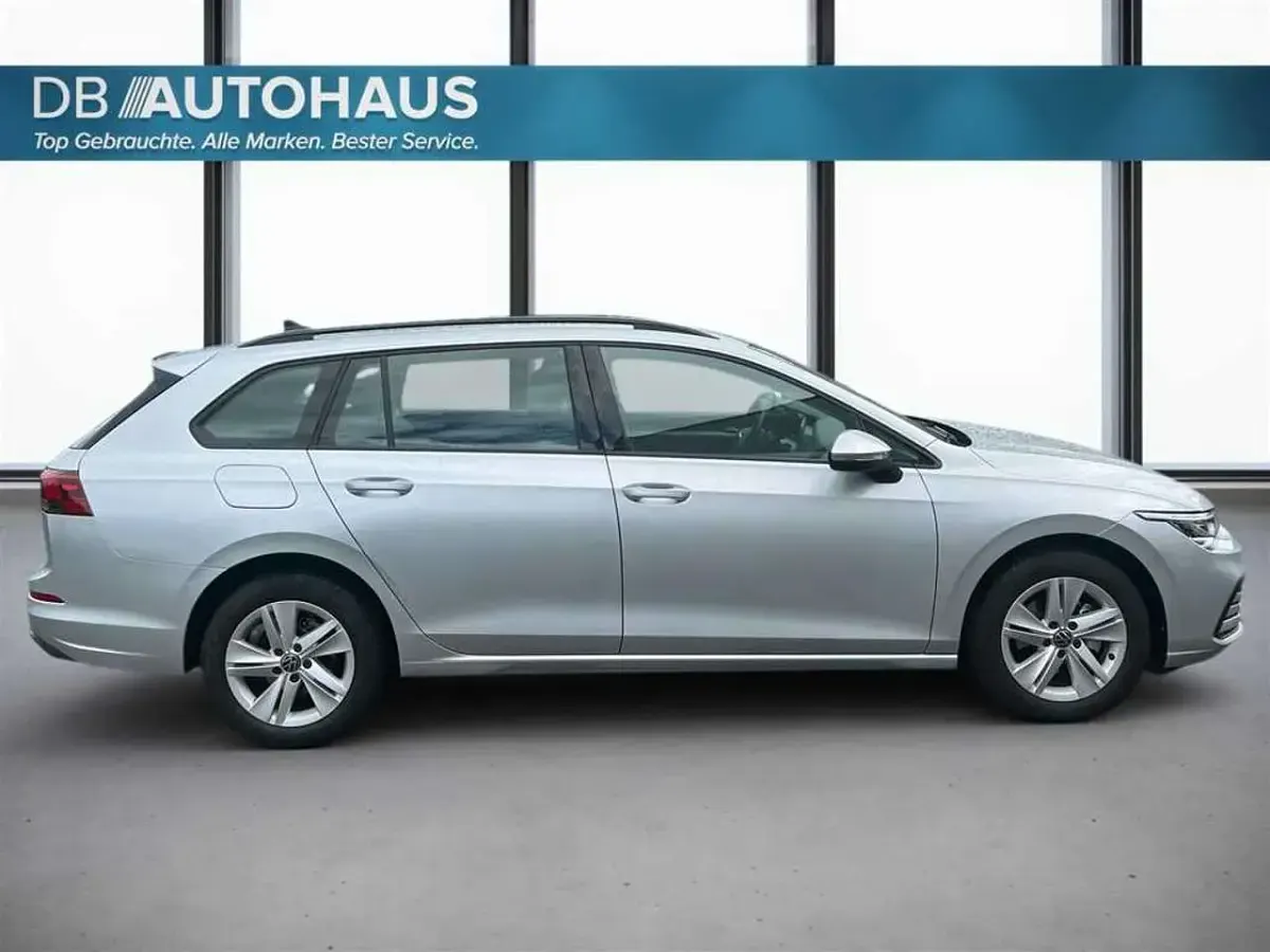 Gebraucht VW Golf VIII Life 110 PS (80 kW) 2024 Silber Kombi