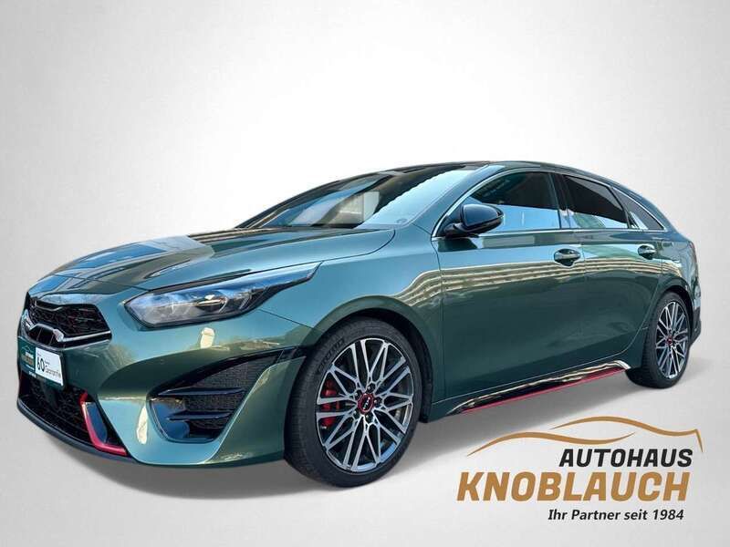 Grün Gebraucht 2023 Kia ProCeed GT Kleinwagen | 31.990 € (Fairer Preis) - Bild 1/3