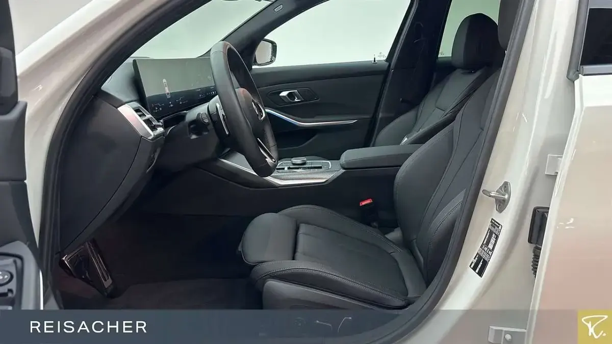 Gebraucht BMW 318 M Sport 156 PS (114 kW) 2025 Alpinweiß uni Kombi