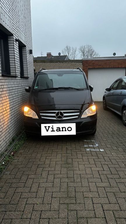 Schwarz Gebraucht 2012 Mercedes Viano Edition Van / Kleinbus | 18.000 € (Fairer Preis) - Bild 1/4