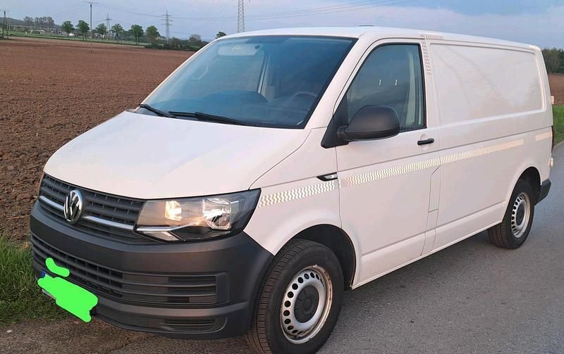Weiß Gebraucht 2017 VW T6 Van | 12.800 € - Bild 1/4