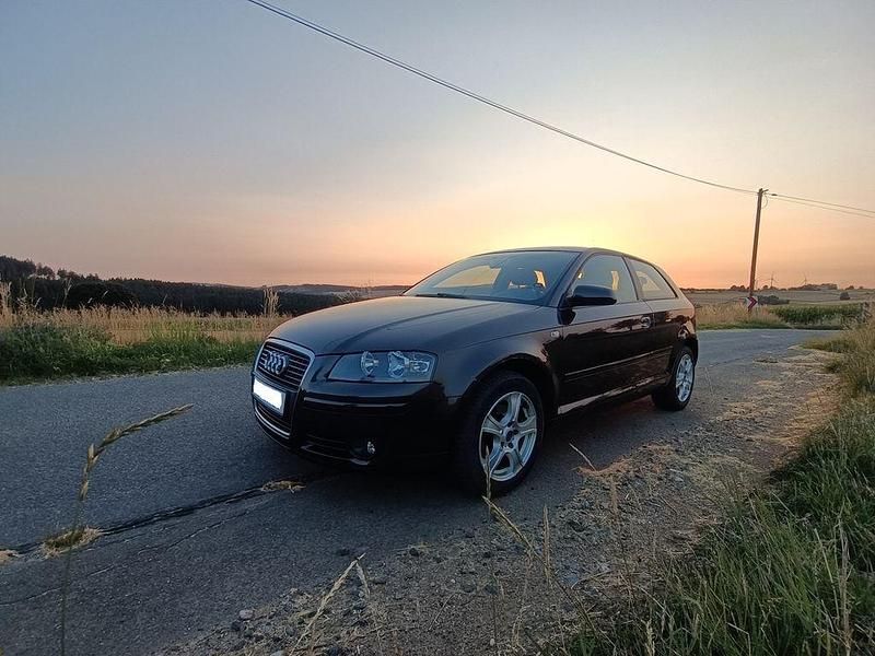 Schwarz Gebraucht 2007 Audi A3 Attraction Limousine | 3.145 € (Fairer Preis) - Bild 1/4