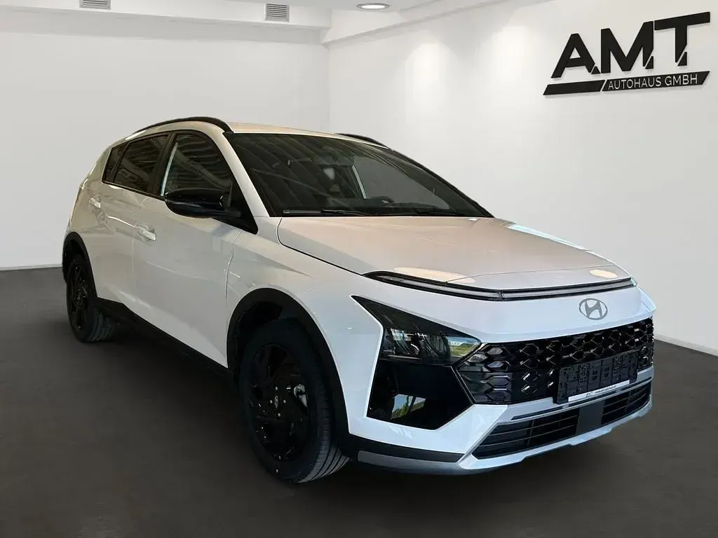 Neu Hyundai Bayon Blackline 90 PS (66 kW) 2026 Atlas white / sol SUV