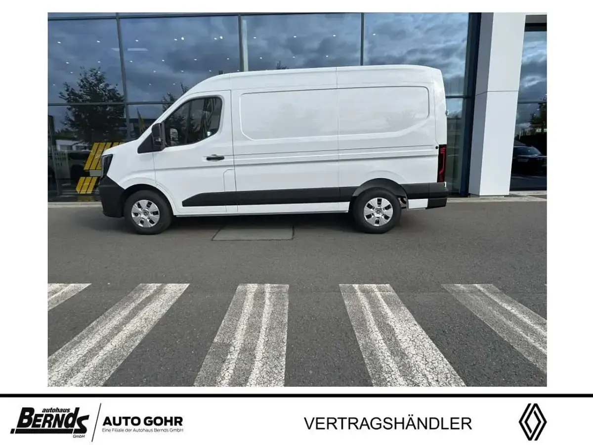 Nowe Renault Master 150 KM (110 kW) 2026 Biały Minivan