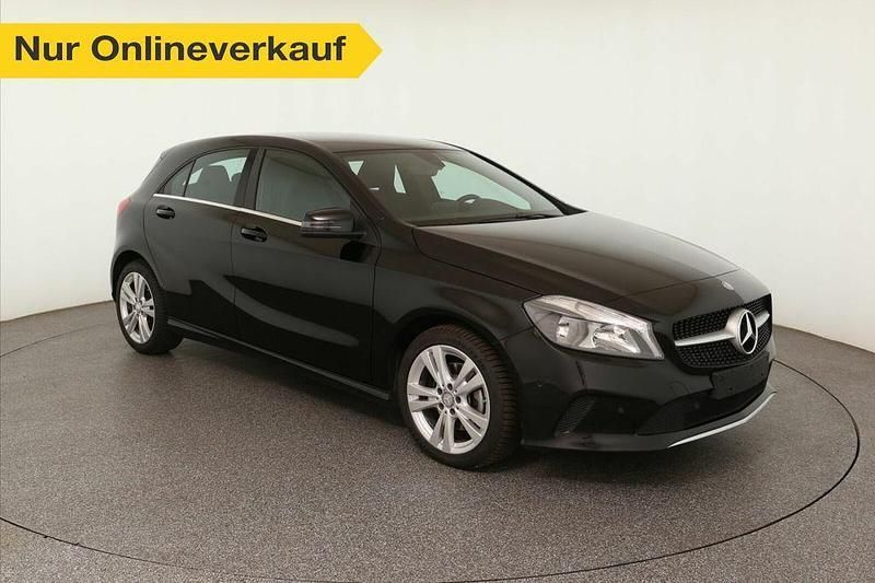 Schwarz Gebraucht 2015 Mercedes A200 Urban Limousine | 15.460 € (Fairer Preis) - Bild 1/4