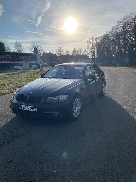 Schwarz Gebraucht 2009 BMW 325 M Sport Limousine | 13.000 € (Teuer) - Bild 1/4