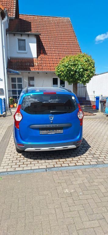 Blau Gebraucht 2017 Dacia Lodgy Stepway Van / Kleinbus | 7.000 € (Superpreis) - Bild 1/4