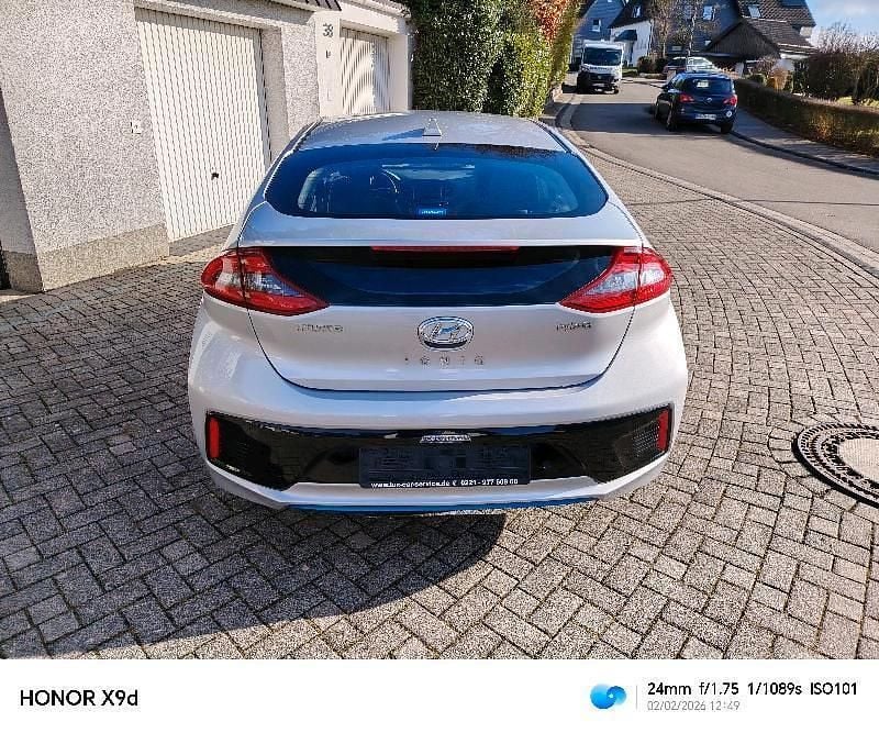 Gebraucht Hyundai Ioniq 105 PS (77 kW) 2018 Silber Kleinwagen