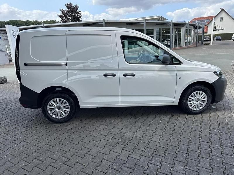 Second-hand VW Caddy 102 CP (75 kW) 2025 Alb Monovolum
