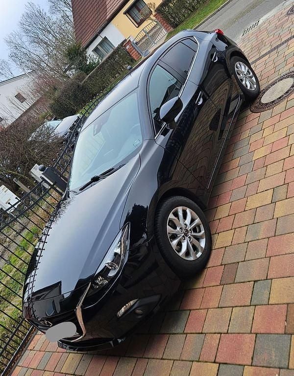 Schwarz Gebraucht 2015 Mazda 3 Center-Line Limousine | 11.800 € (Fairer Preis) - Bild 1/4