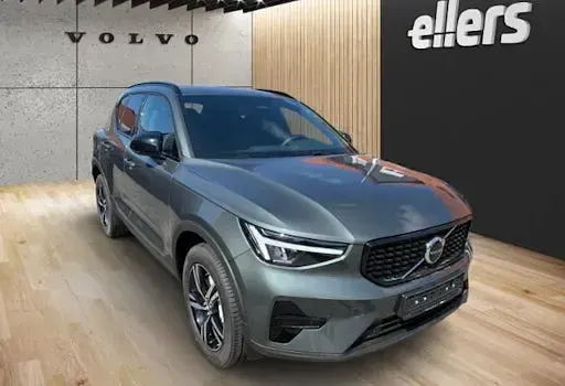 Neu Volvo XC40 Plus 197 PS (144 kW) 2025 Schwarz SUV