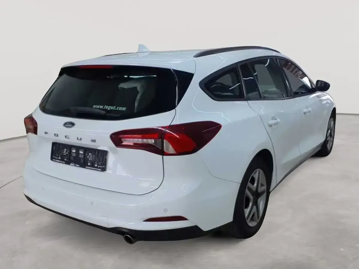 Gebraucht Ford Focus Cool & Connect 120 PS (88 kW) 2022 Frozen white Kombi